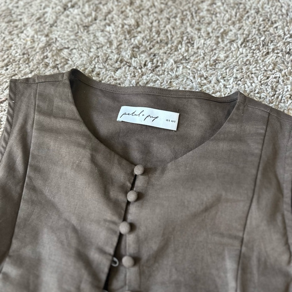 Petal & Pup Brown Sleeveless Button-Front Tank - Picture 4 of 7